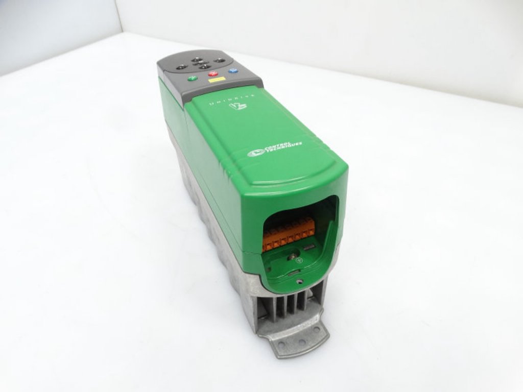 INVERSOR DE FREQUÊNCIA TRIFÁSICO 1,5KW 3,8A 380/480V 50/60HZ UNI1403