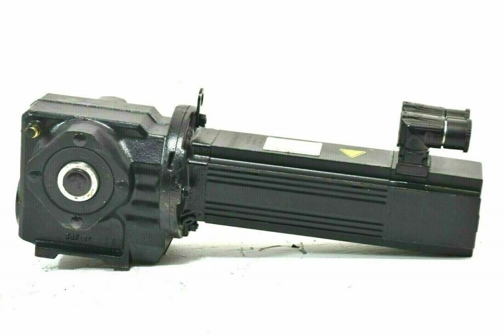MOTOREDUTOR 2,9NM 3000RPM 2,15/12,9A 400V 150HZ IP65 SA37TCMP63SKYRH1MKK